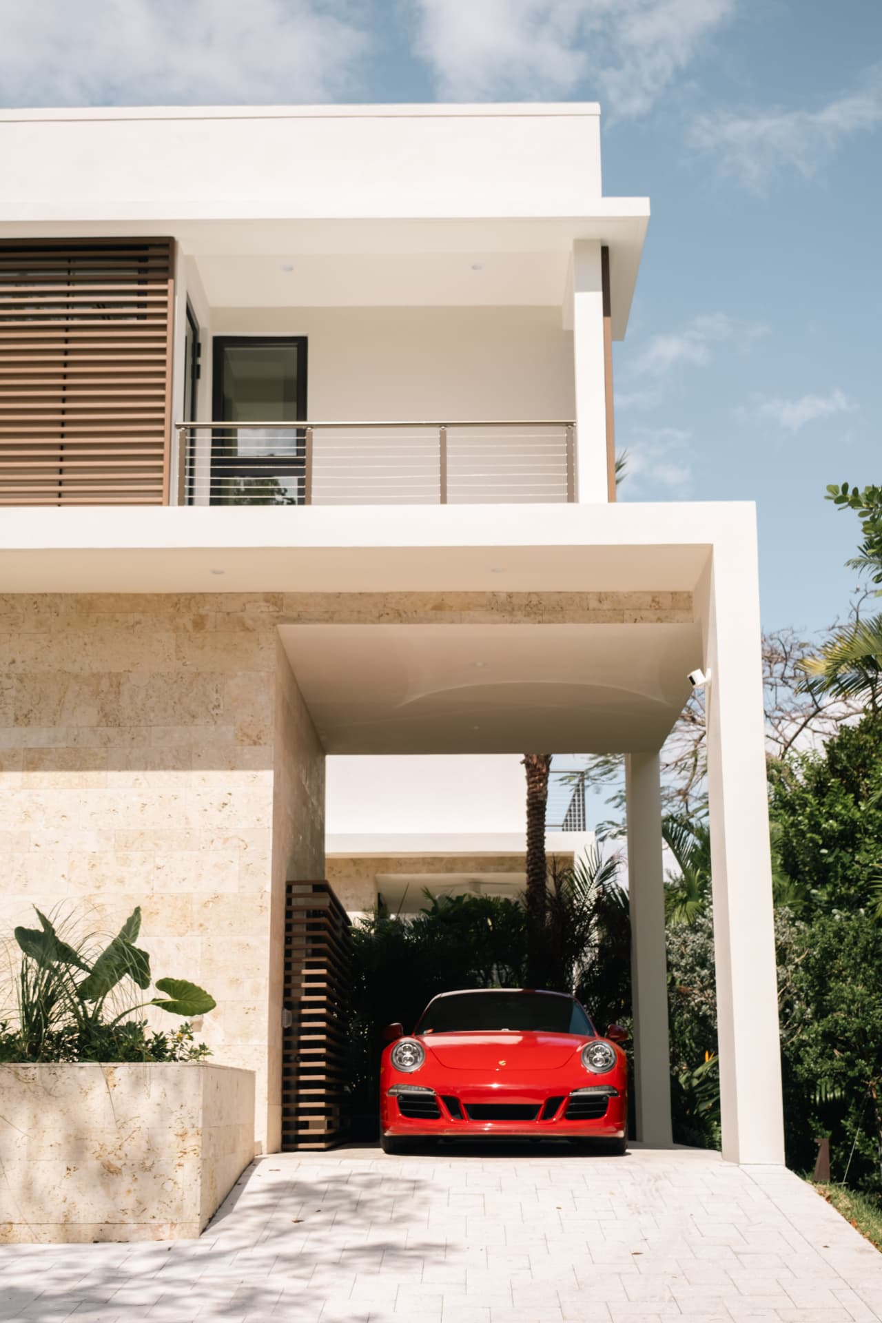 La Corte, carport