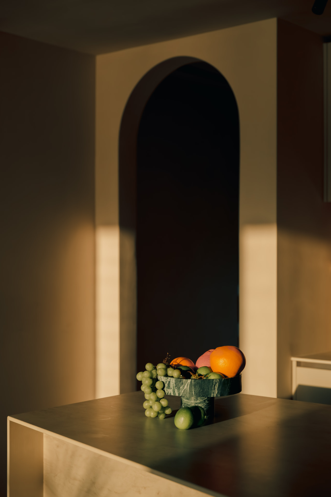 PH 11:11, still life on the island